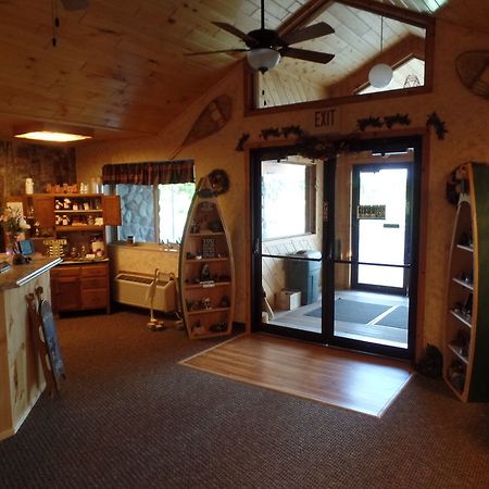 Chicaugon Lake Inn Gaastra Bagian luar foto