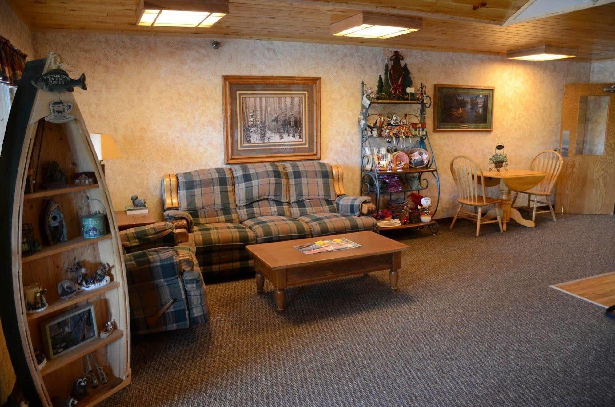 Chicaugon Lake Inn Gaastra Bagian luar foto